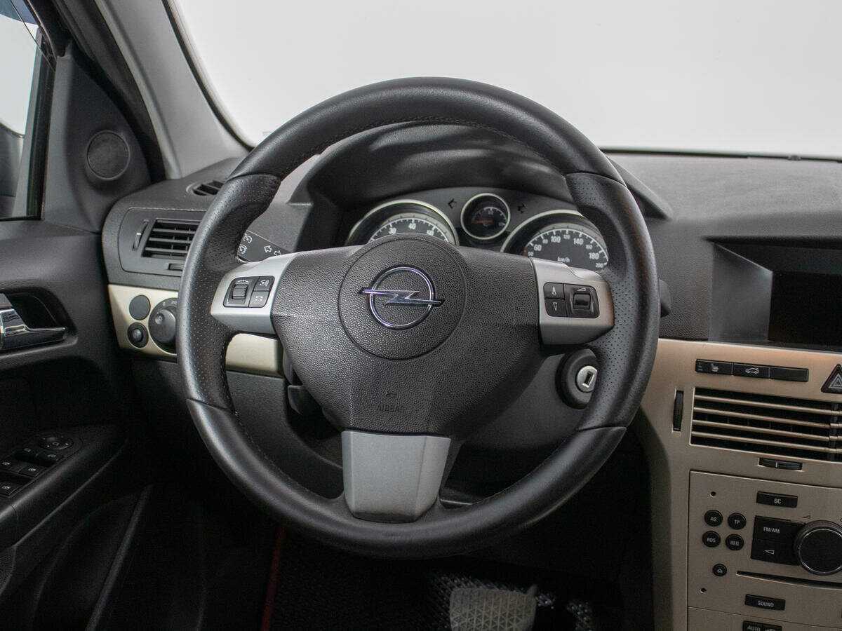Opel Astra с пробегом — 2008 год. Фото: #14