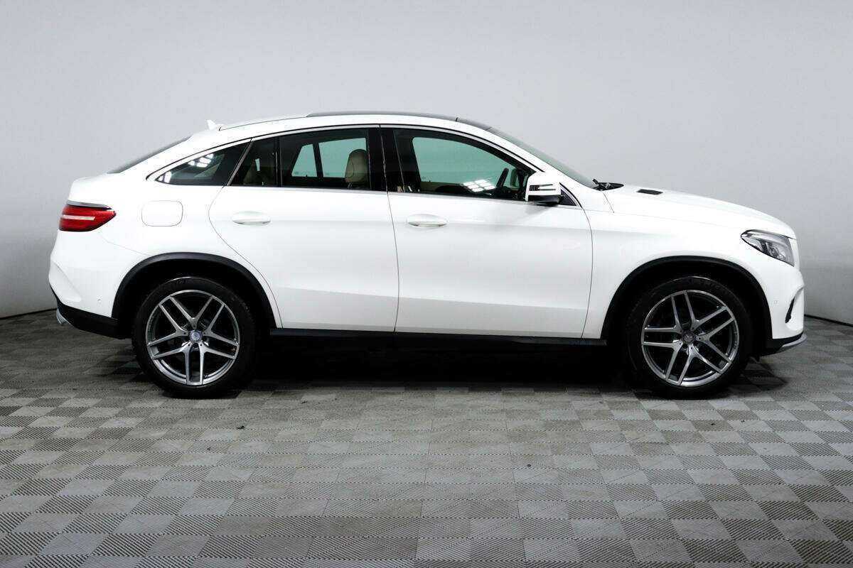 Mercedes-Benz GLE Coupe с пробегом — 2015 год. Фото: #3