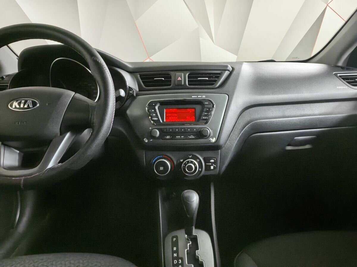 Kia Rio с пробегом — 2013 год. Фото: #10
