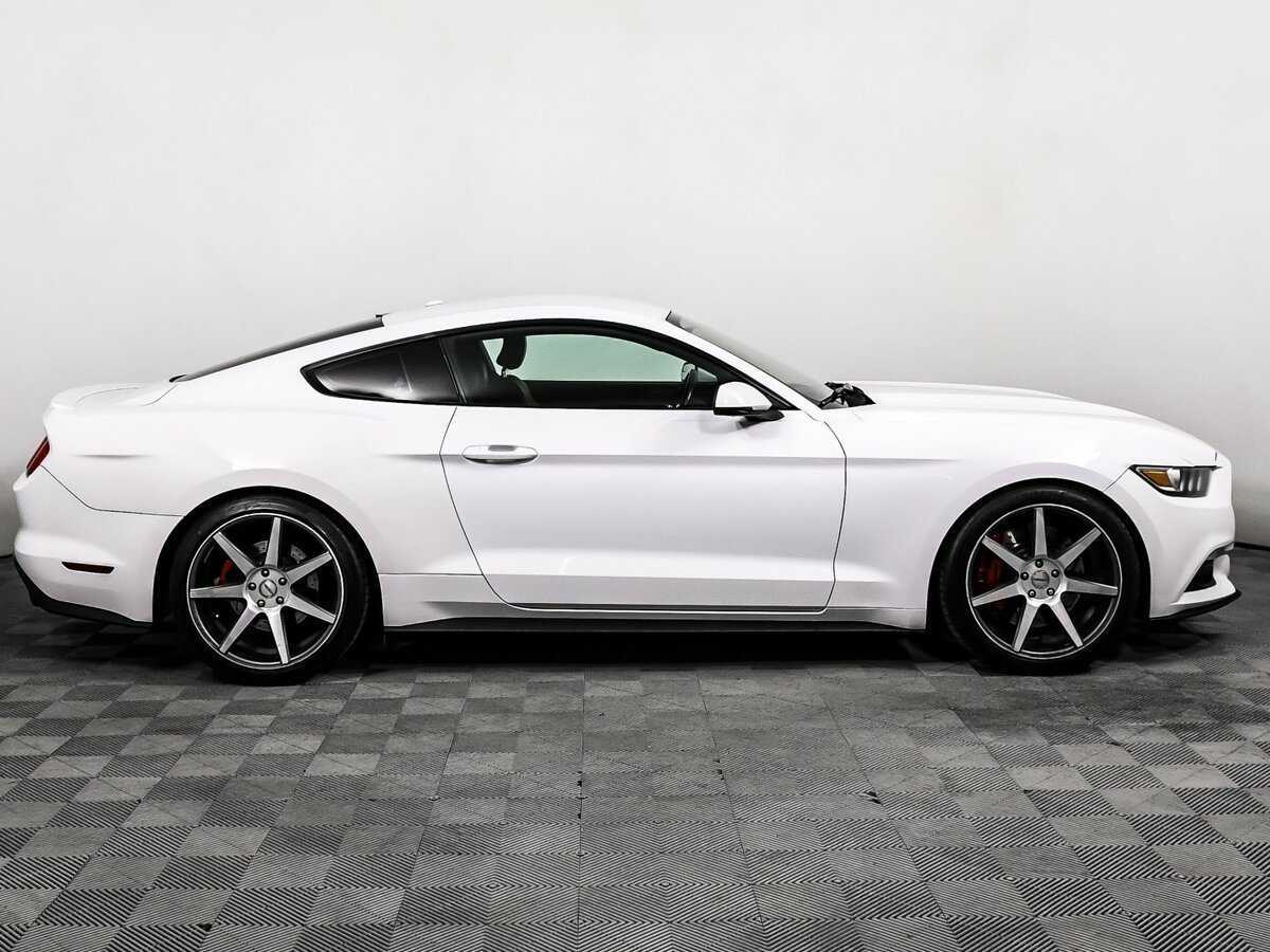 Ford Mustang с пробегом — 2015 год. Фото: #3