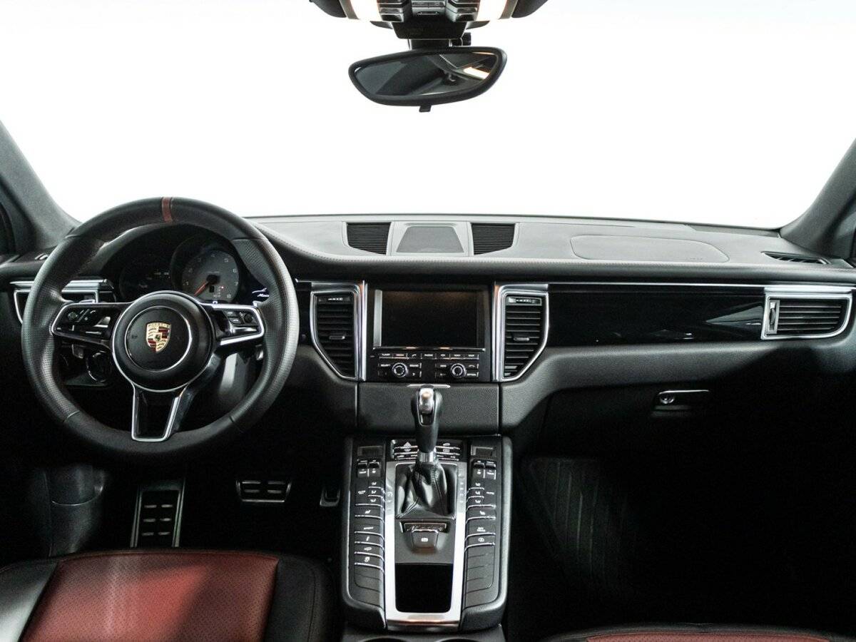 Porsche Macan с пробегом — 2015 год. Фото: #12