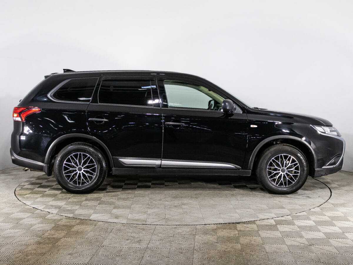 Mitsubishi Outlander с пробегом — 2021 год. Фото: #3