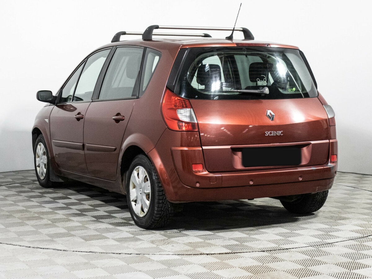 Renault Scenic с пробегом — 2008 год. Фото: #6