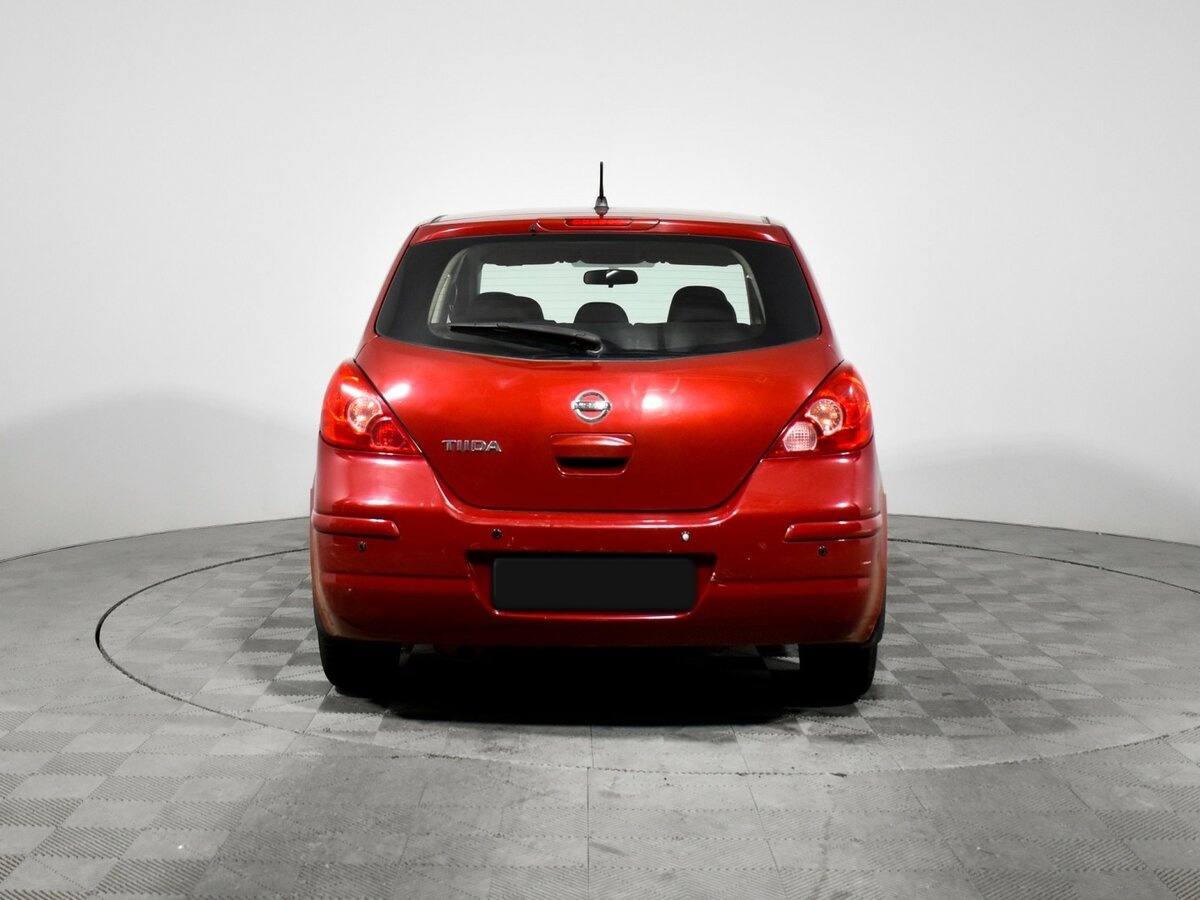 Nissan Tiida с пробегом — 2010 год. Фото: #5