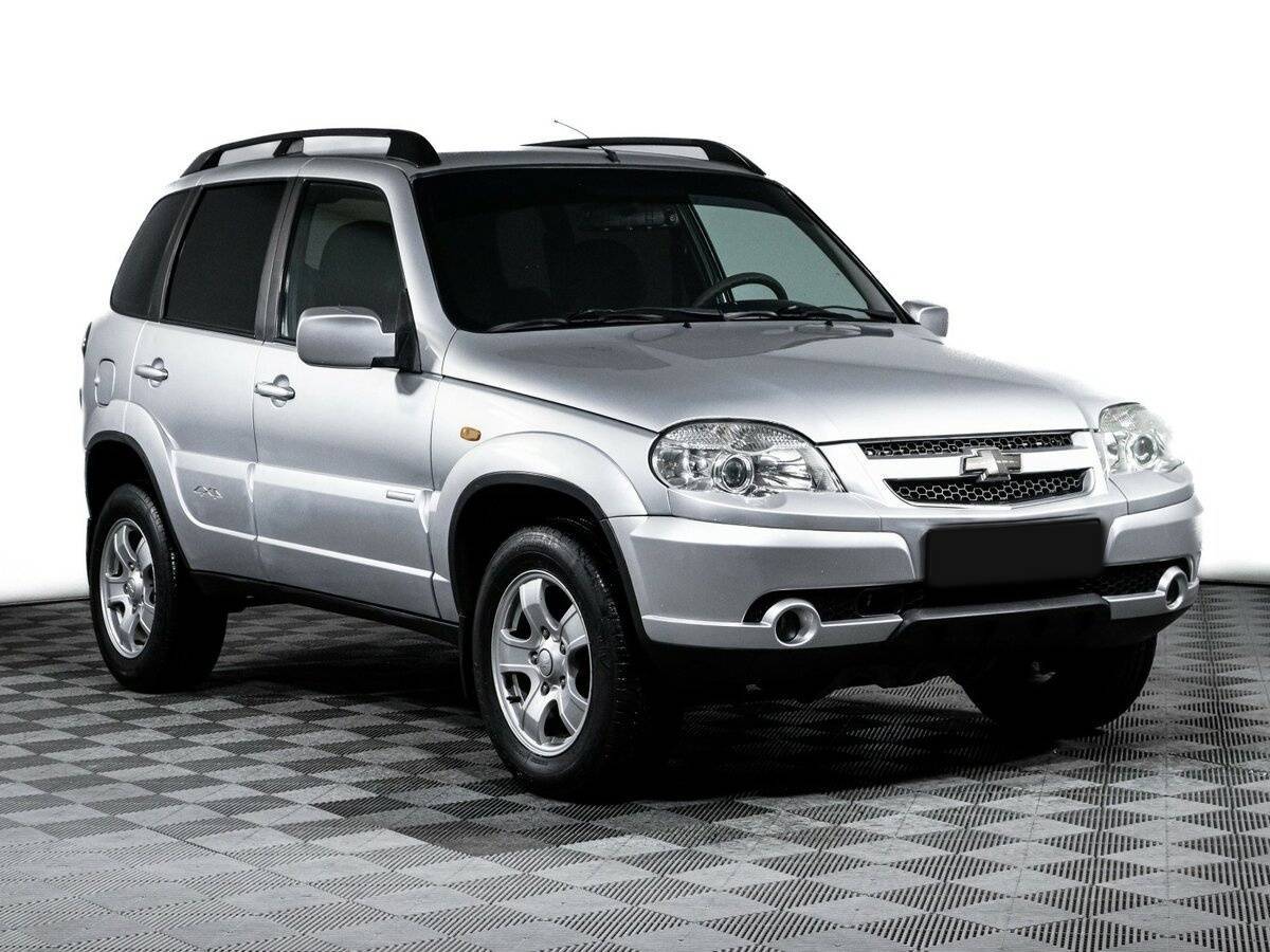 Chevrolet Niva с пробегом — 2010 год. Фото: #2