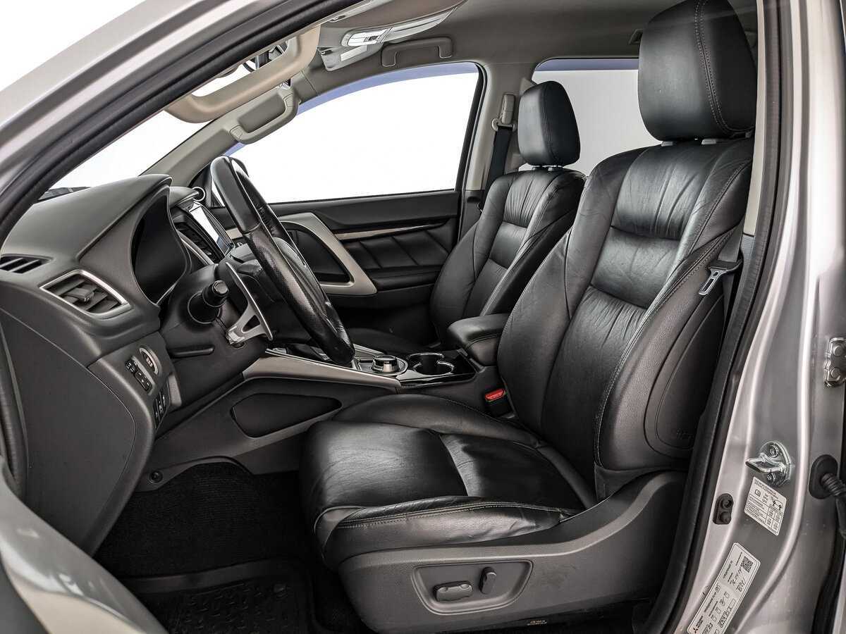 Mitsubishi Pajero Sport с пробегом — 2018 год. Фото: #15