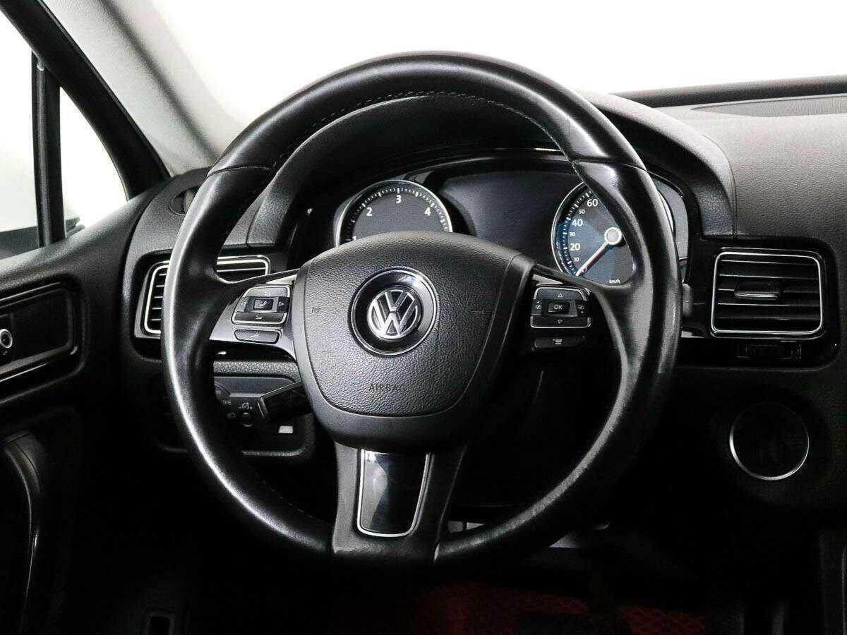 Volkswagen Touareg с пробегом — 2010 год. Фото: #10