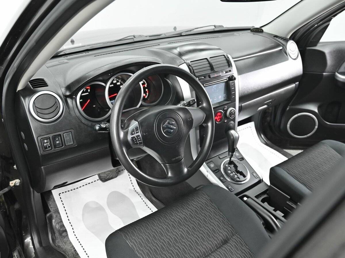 Suzuki Grand Vitara с пробегом — 2013 год. Фото: #7