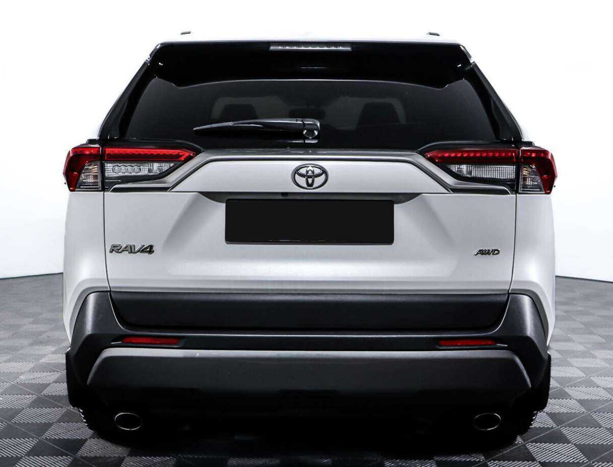 Toyota RAV4 с пробегом — 2020 год. Фото: #5