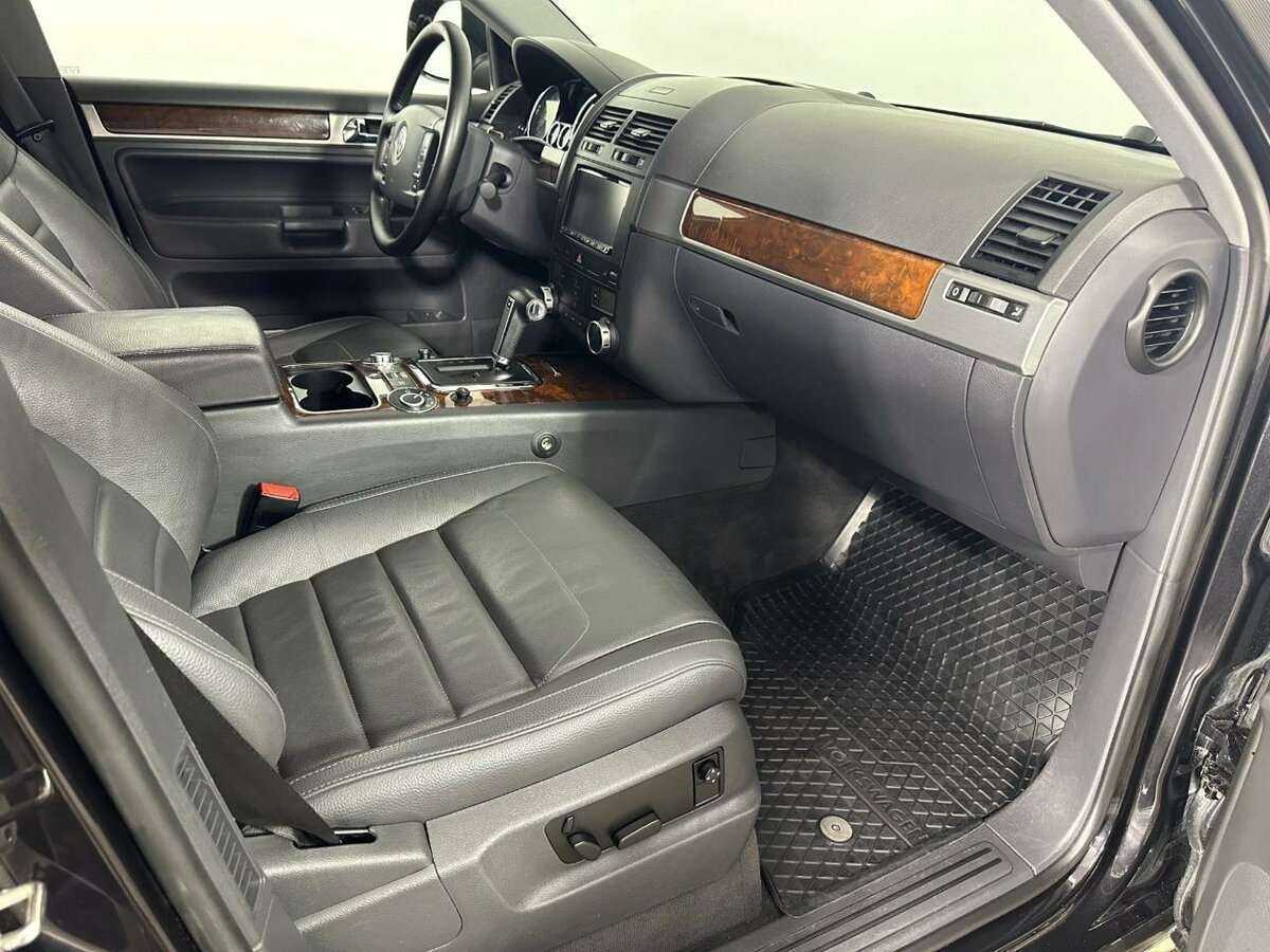 Volkswagen Touareg с пробегом — 2008 год. Фото: #11