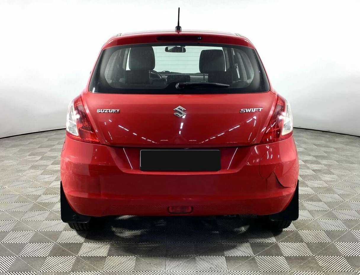 Suzuki Swift с пробегом — 2011 год. Фото: #3