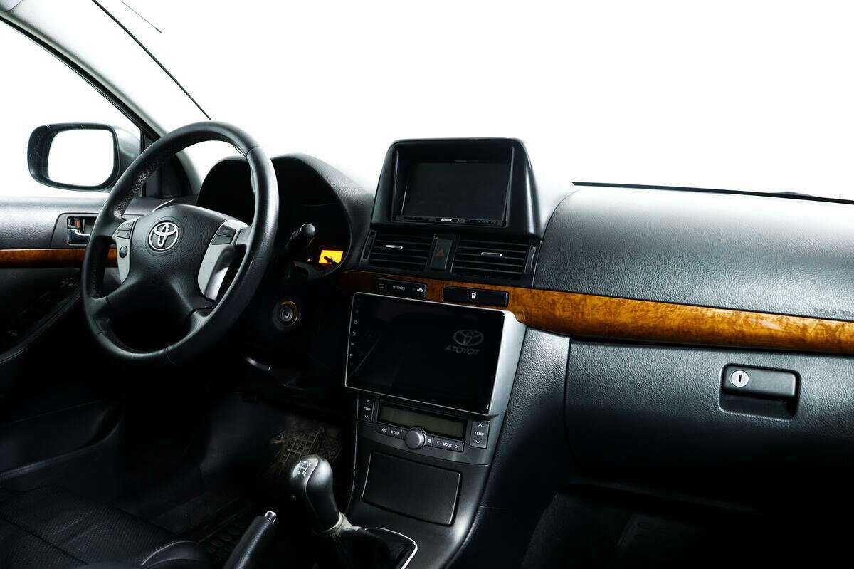 Toyota Avensis с пробегом — 2008 год. Фото: #8