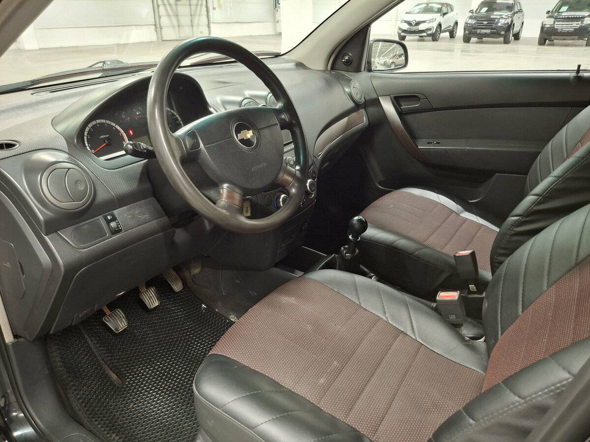 Chevrolet Aveo с пробегом — 2011 год. Фото: #15