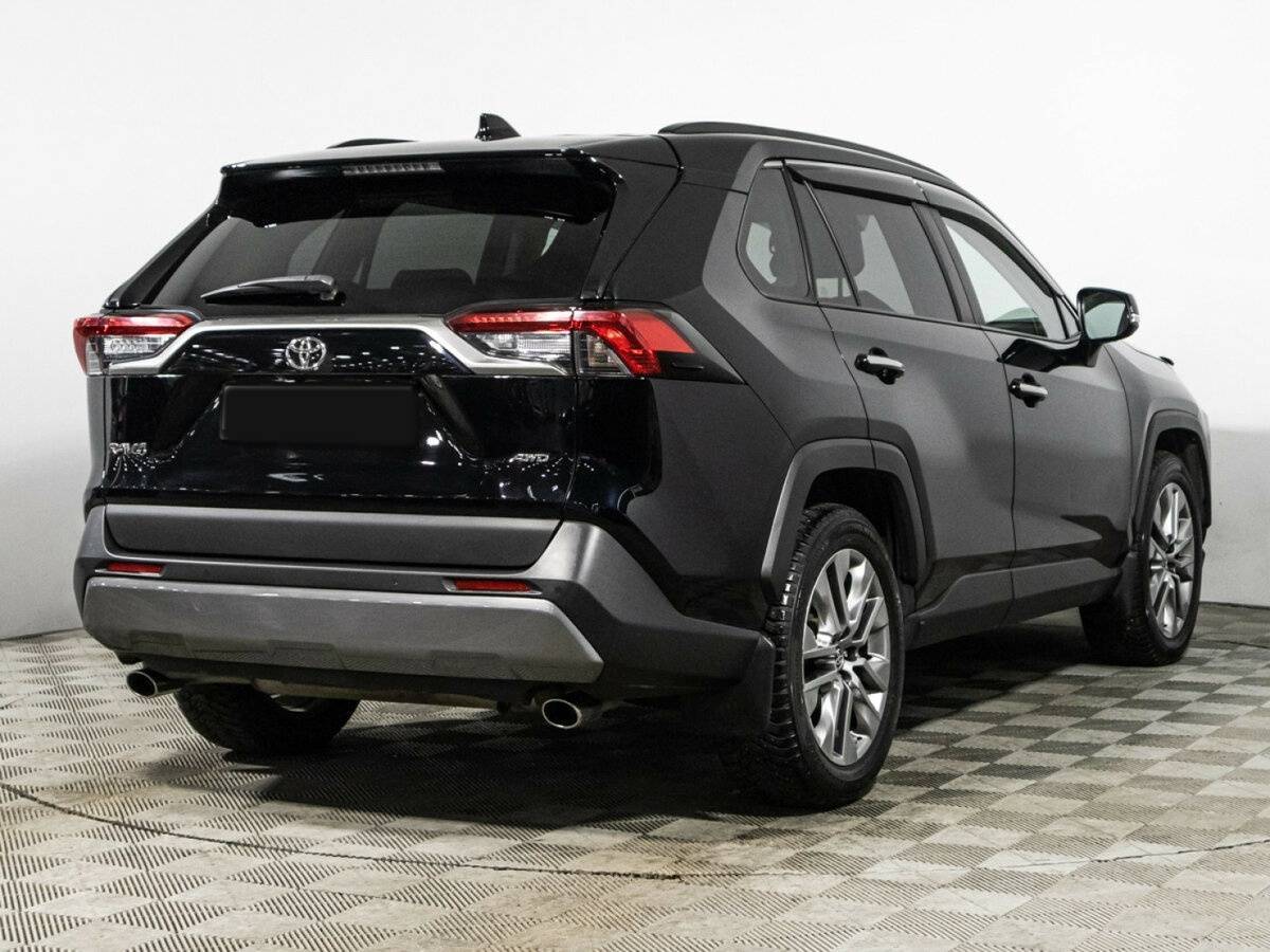 Toyota RAV4 с пробегом — 2020 год. Фото: #4