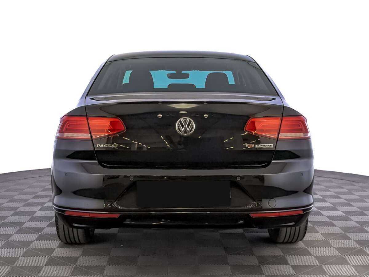 Volkswagen Passat с пробегом — 2016 год. Фото: #5