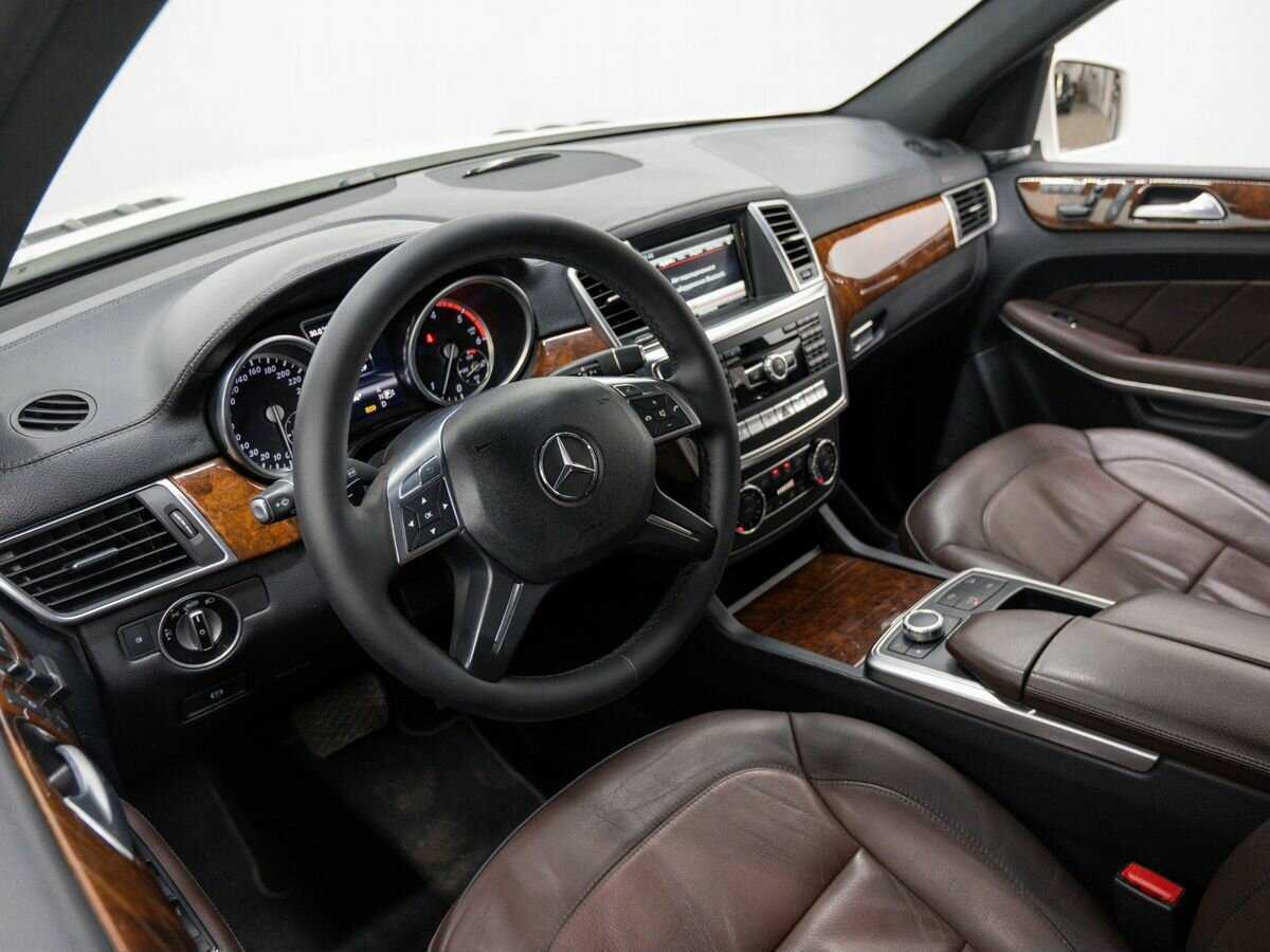 Mercedes-Benz GL-Класс с пробегом — 2013 год. Фото: #12