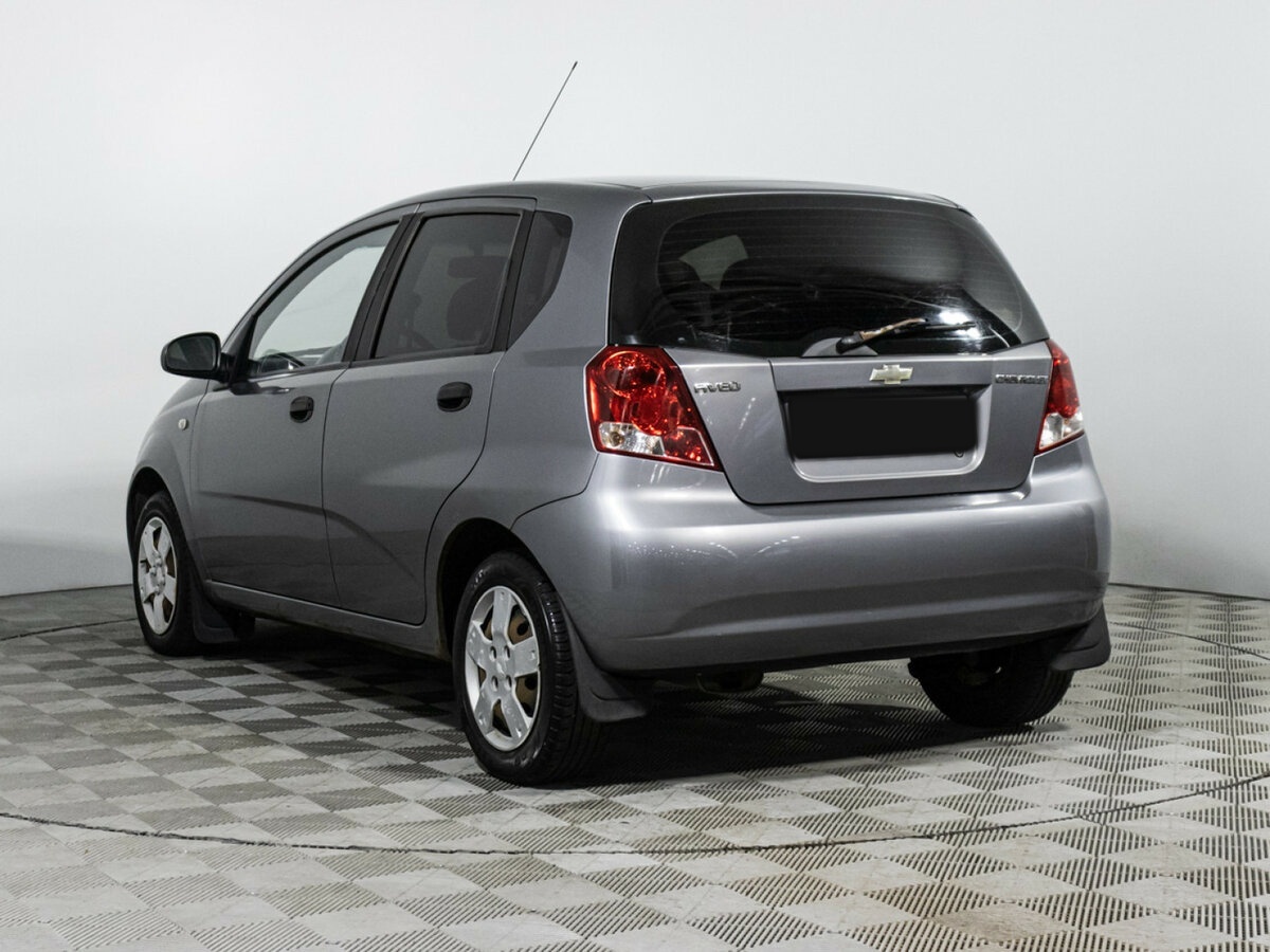 Chevrolet Aveo с пробегом — 2006 год. Фото: #6