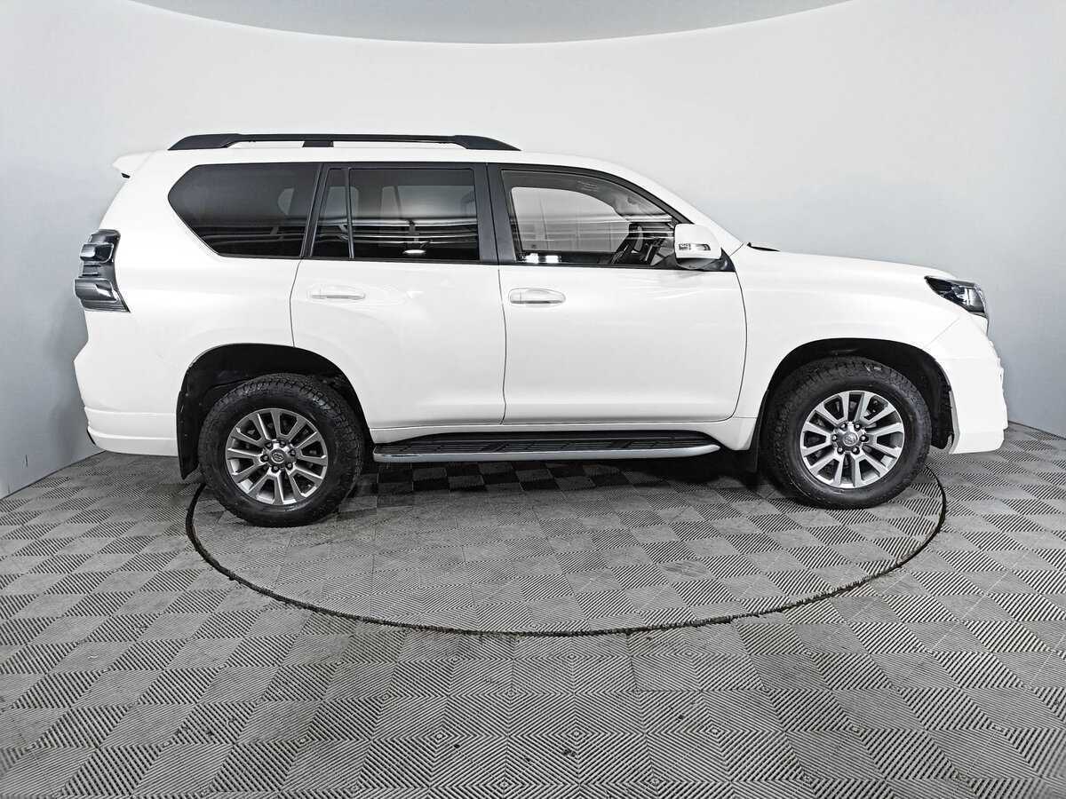 Toyota Land Cruiser Prado с пробегом — 2017 год. Фото: #3