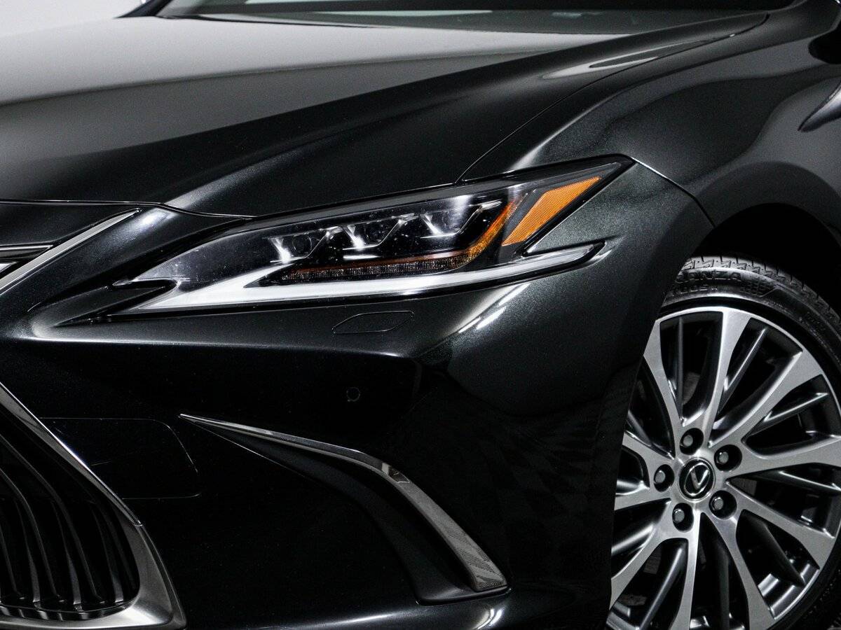Lexus ES с пробегом — 2019 год. Фото: #15