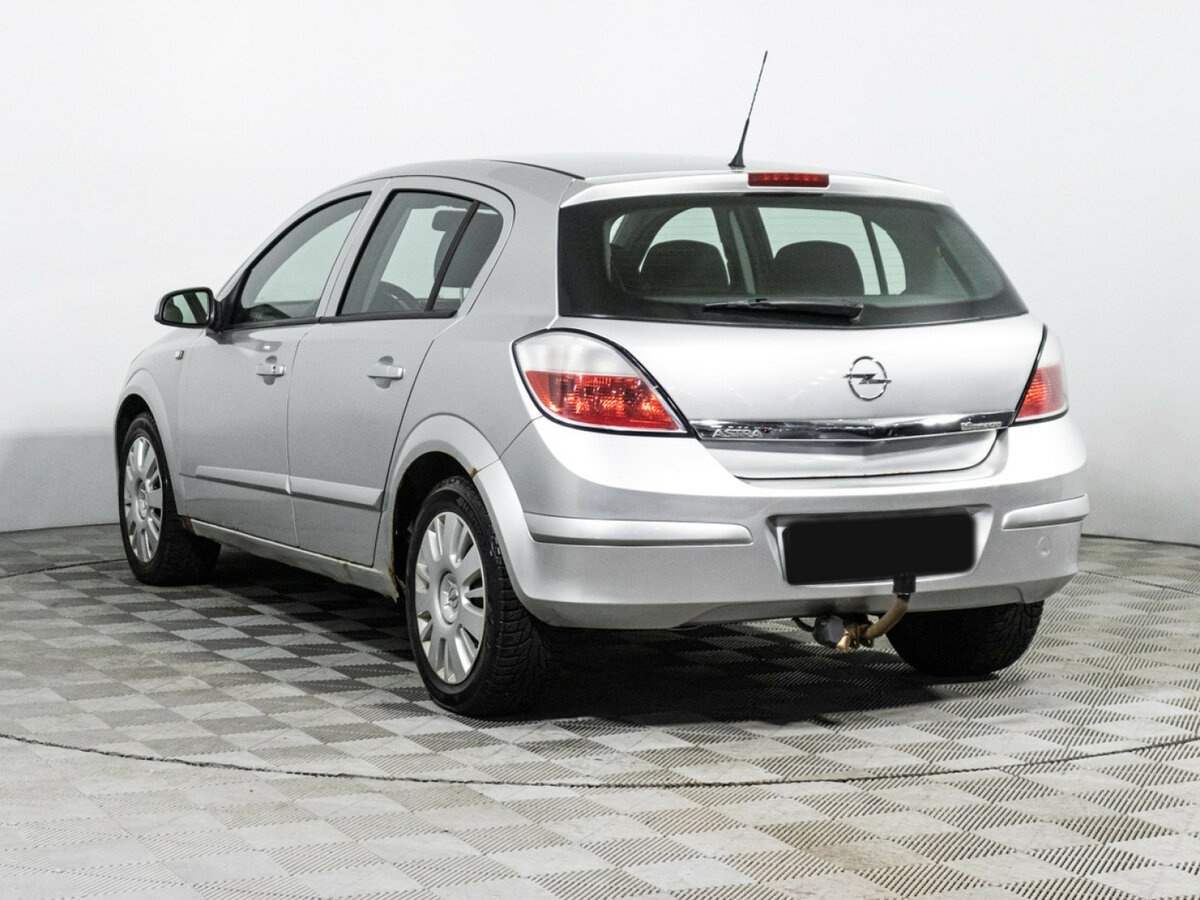 Opel Astra с пробегом — 2006 год. Фото: #6