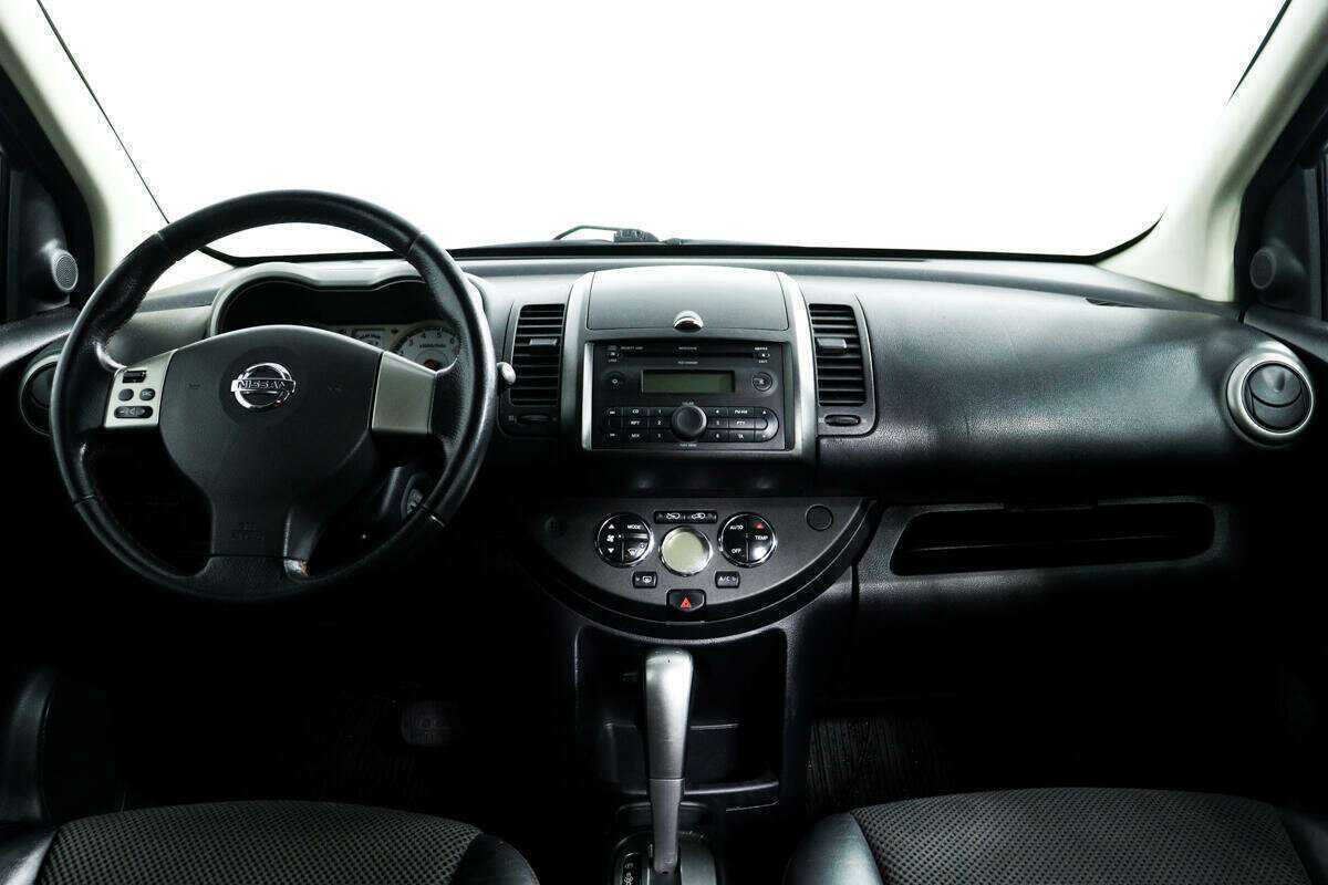 Nissan Note с пробегом — 2006 год. Фото: #10