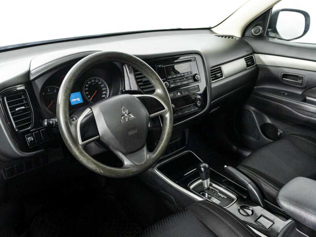 Mitsubishi Outlander с пробегом — 2018 год. Фото: #8