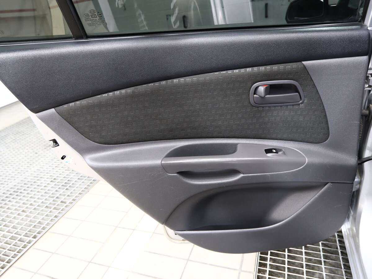 Kia Rio с пробегом — 2006 год. Фото: #10