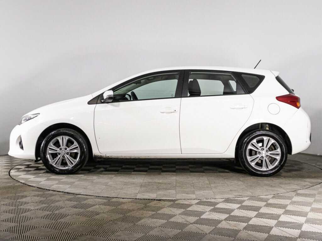 Toyota Auris с пробегом — 2014 год. Фото: #7