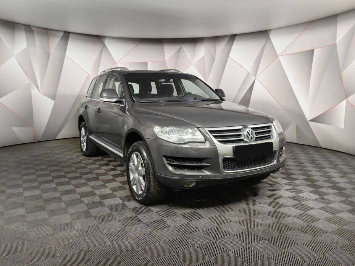 Volkswagen Touareg с пробегом — 2010 год. Фото: #2