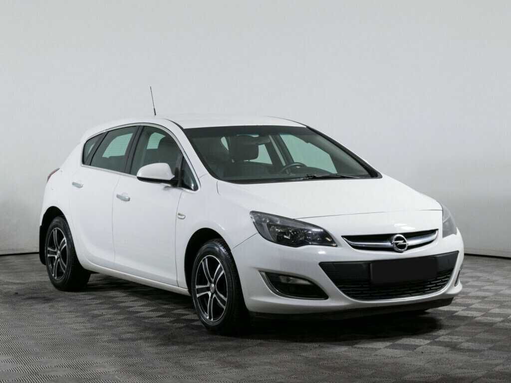 Opel Astra с пробегом — 2013 год. Фото: #2