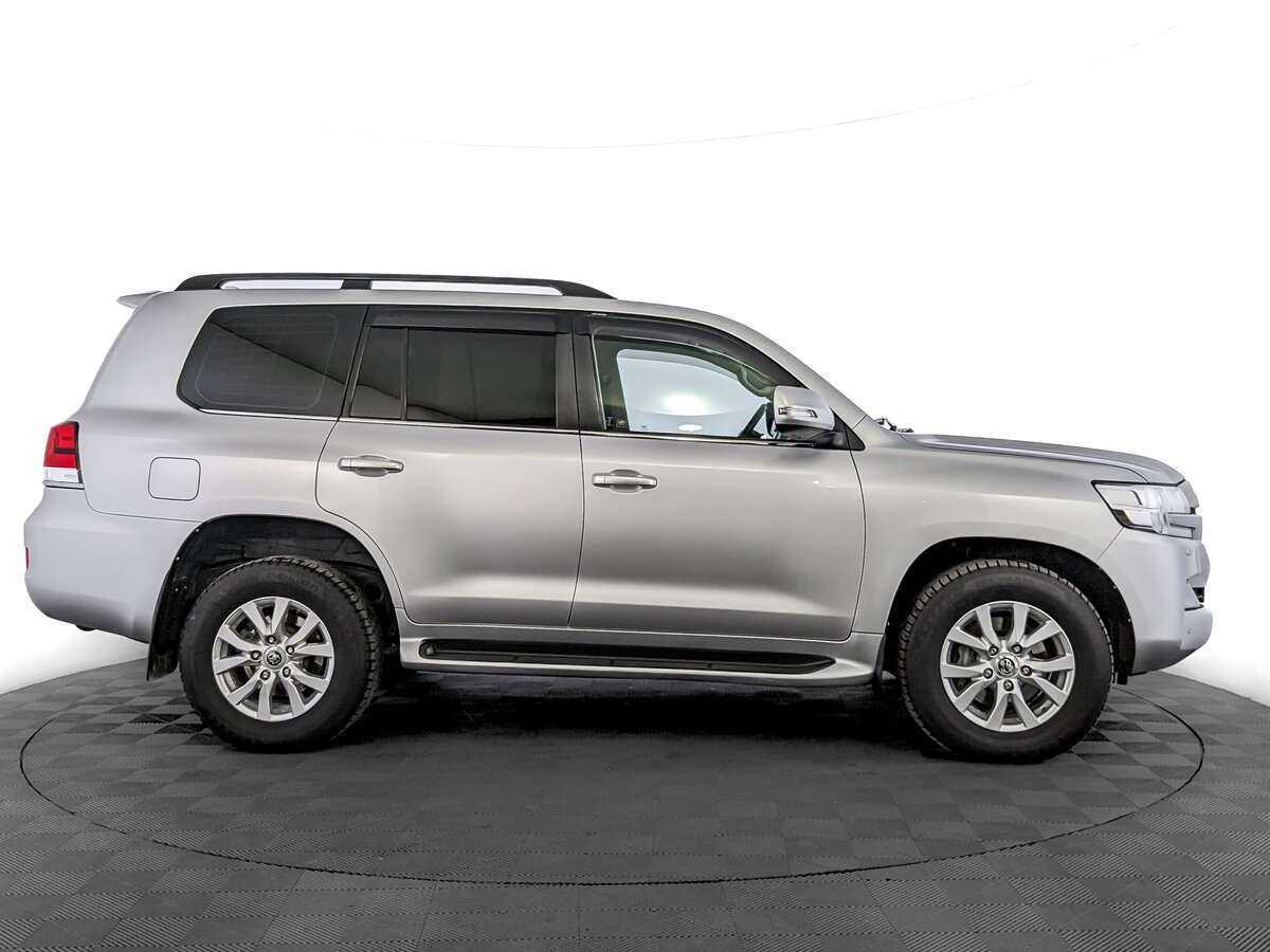 Toyota Land Cruiser с пробегом — 2018 год. Фото: #3