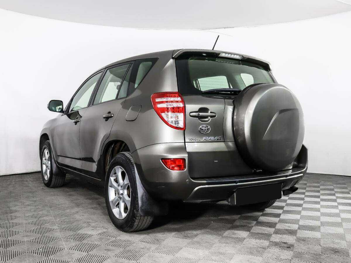Toyota RAV4 с пробегом — 2011 год. Фото: #6