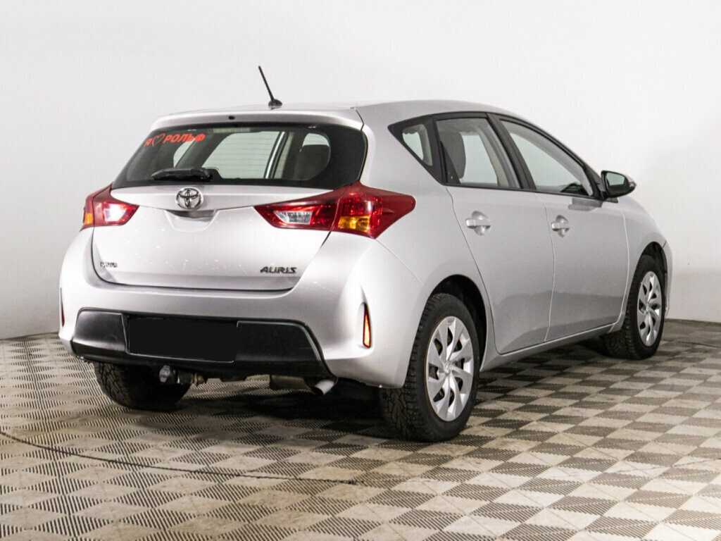 Toyota Auris с пробегом — 2013 год. Фото: #4