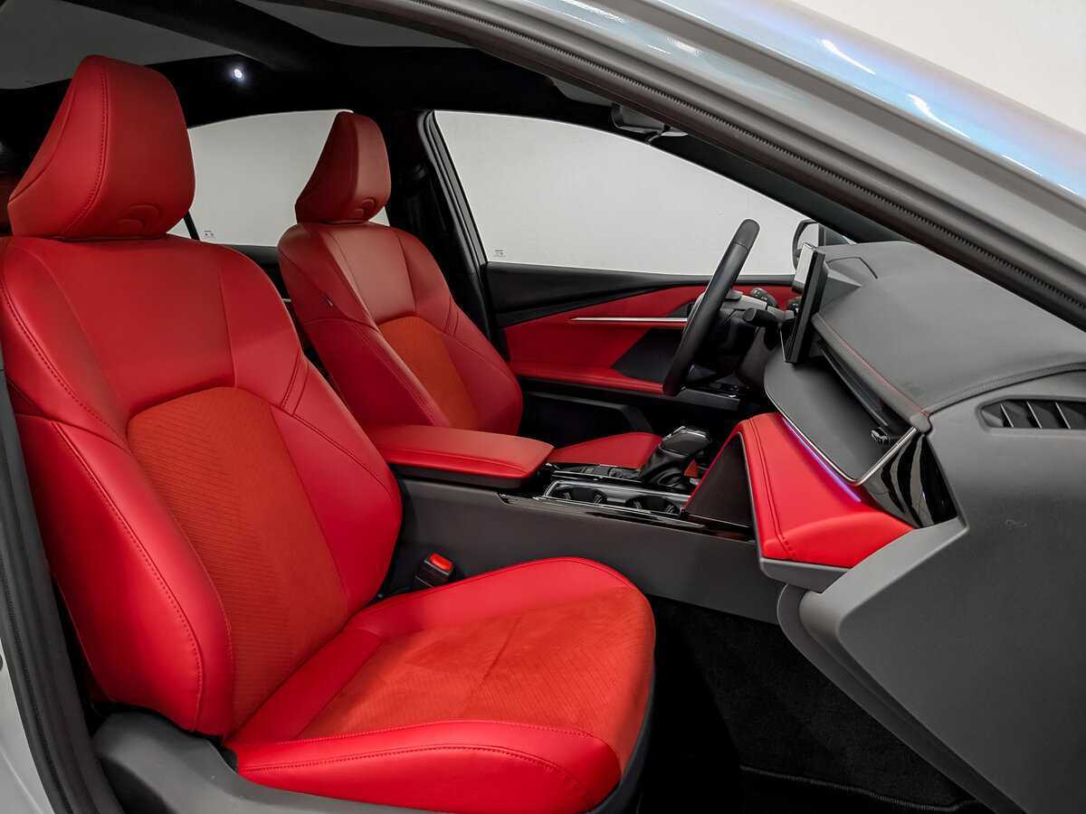 Toyota Camry с пробегом — 2024 год. Фото: #21