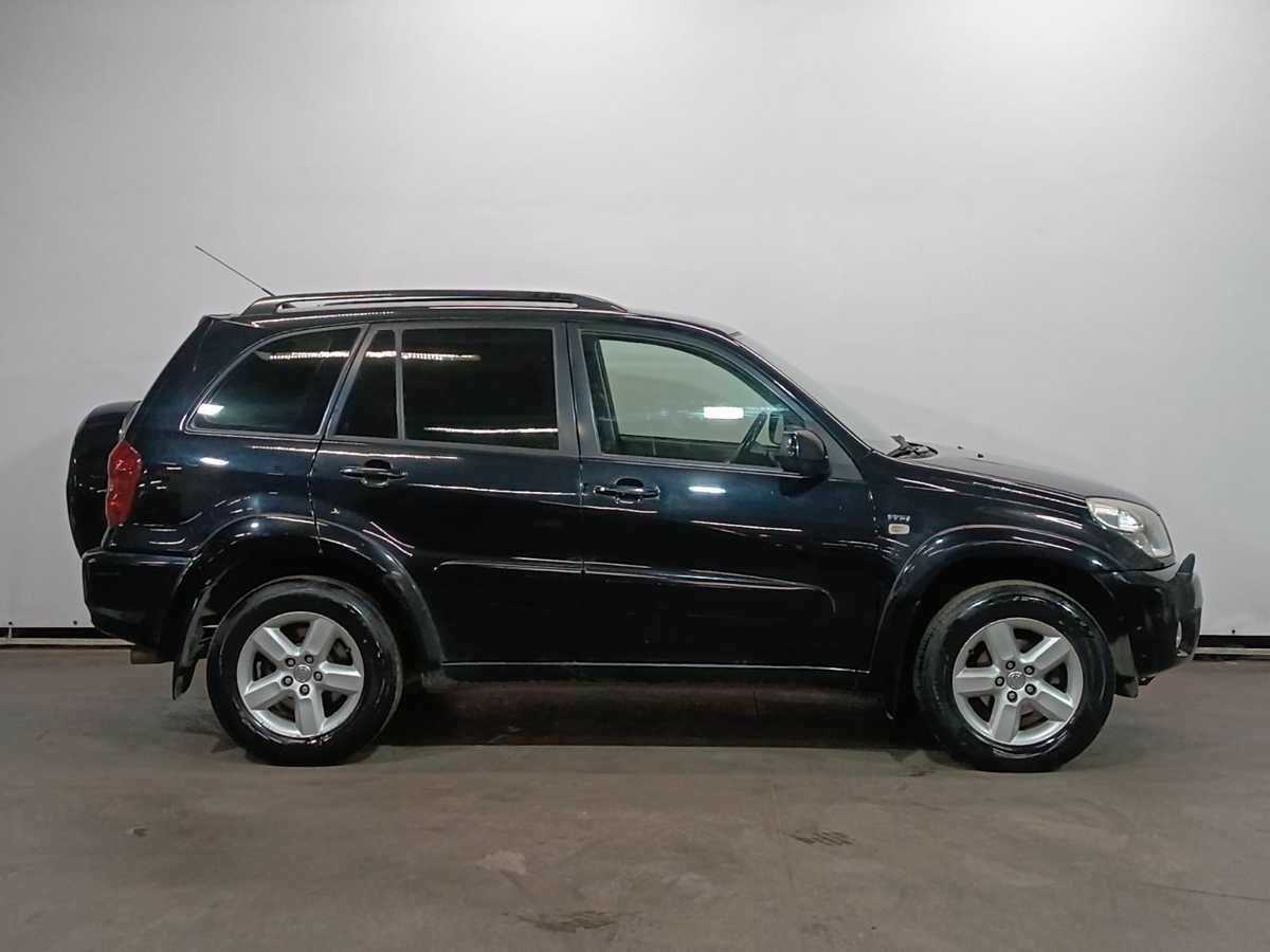 Toyota RAV4 с пробегом — 2005 год. Фото: #3