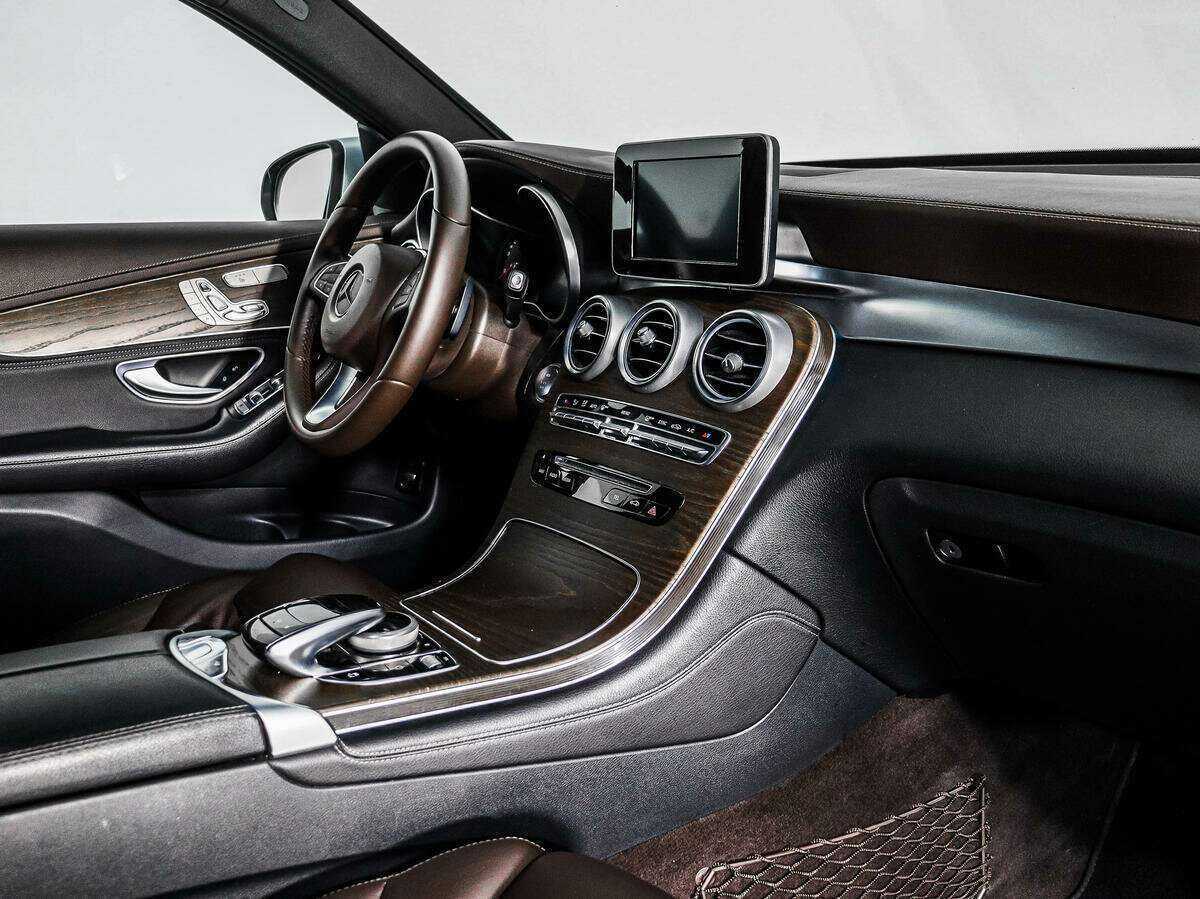 Mercedes-Benz GLC с пробегом — 2015 год. Фото: #14