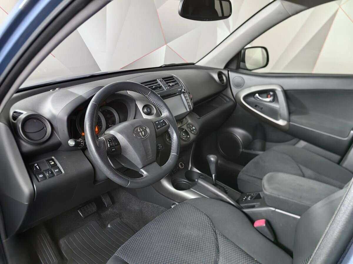 Toyota RAV4 с пробегом — 2011 год. Фото: #13