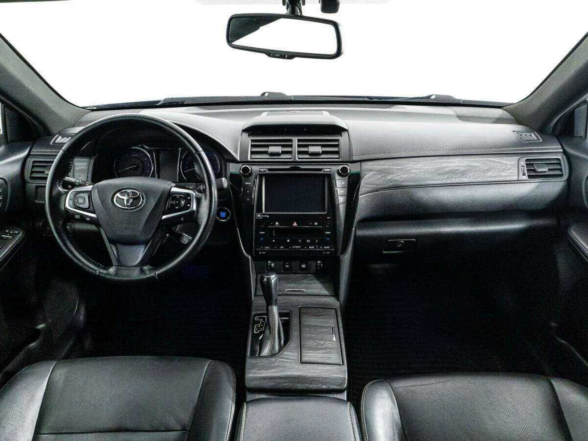 Toyota Camry с пробегом — 2017 год. Фото: #12