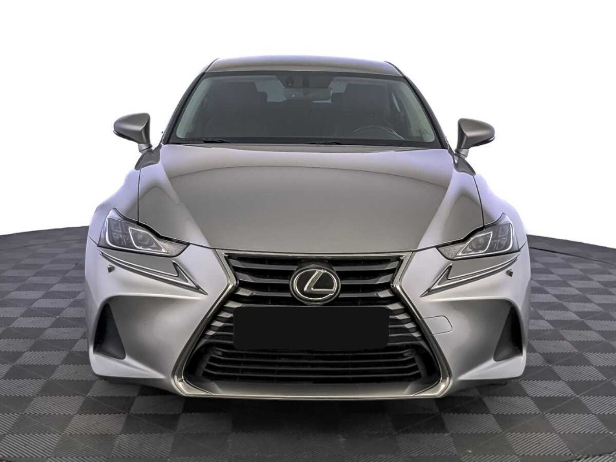 Lexus IS с пробегом — 2018 год. Фото: #1