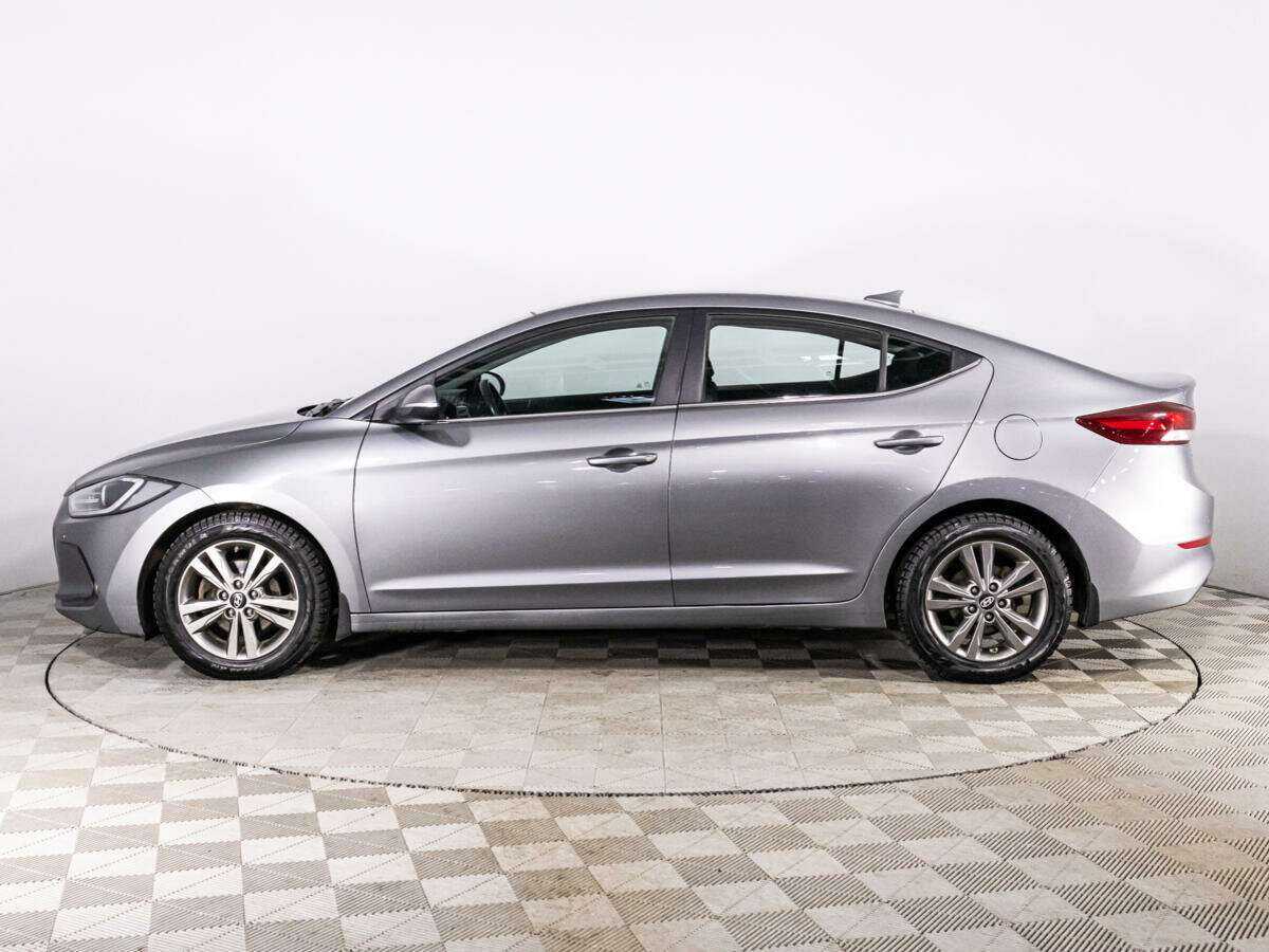 Hyundai Elantra с пробегом — 2018 год. Фото: #7