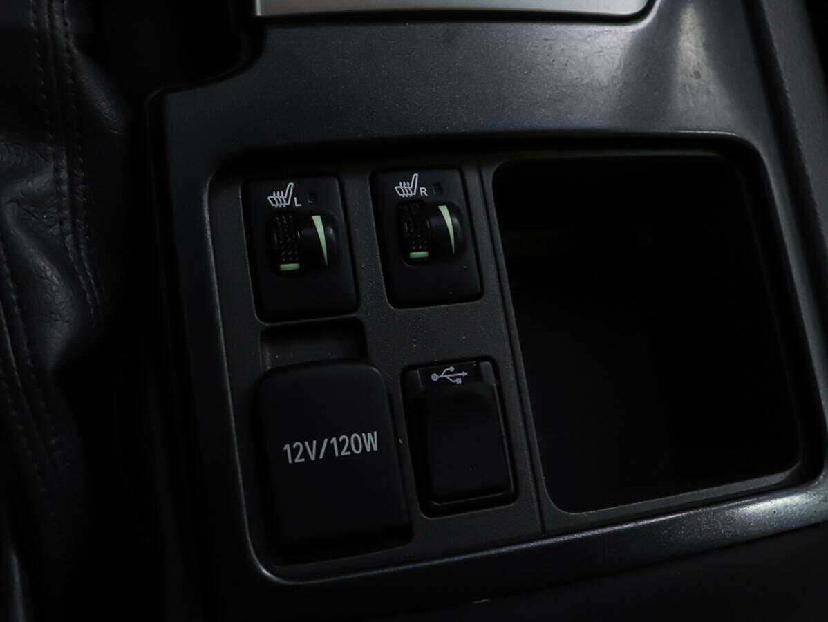 Toyota Land Cruiser Prado с пробегом — 2014 год. Фото: #17