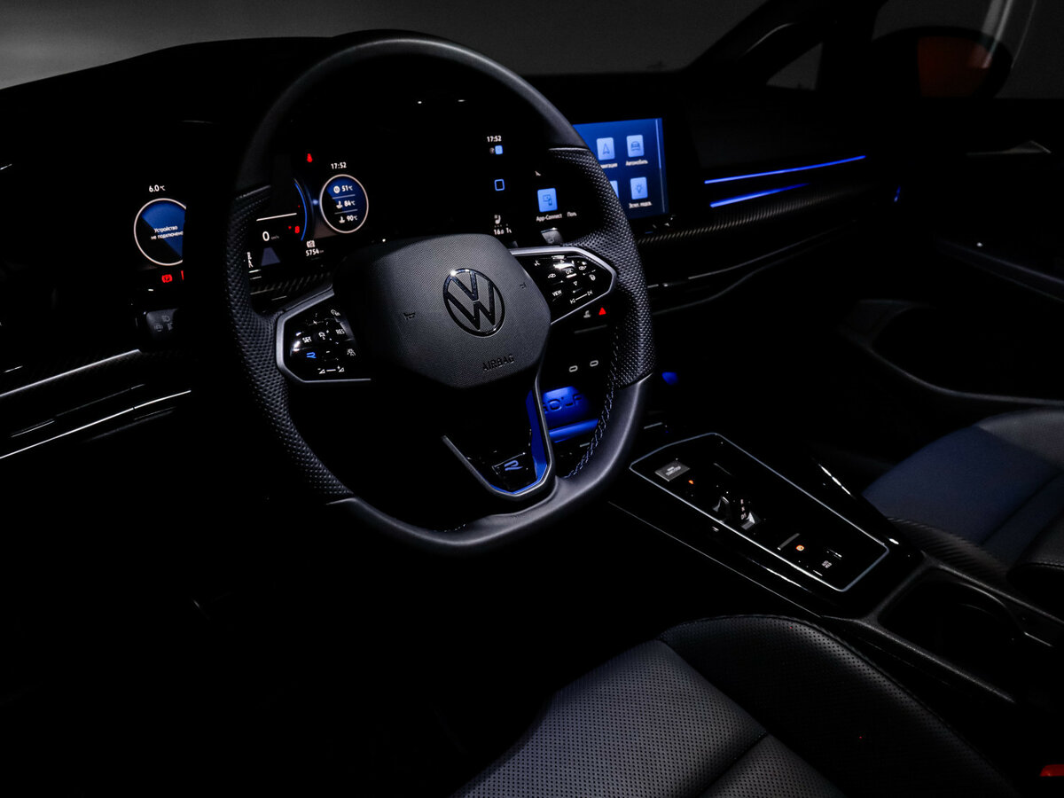 Volkswagen Golf R с пробегом — 2023 год. Фото: #29