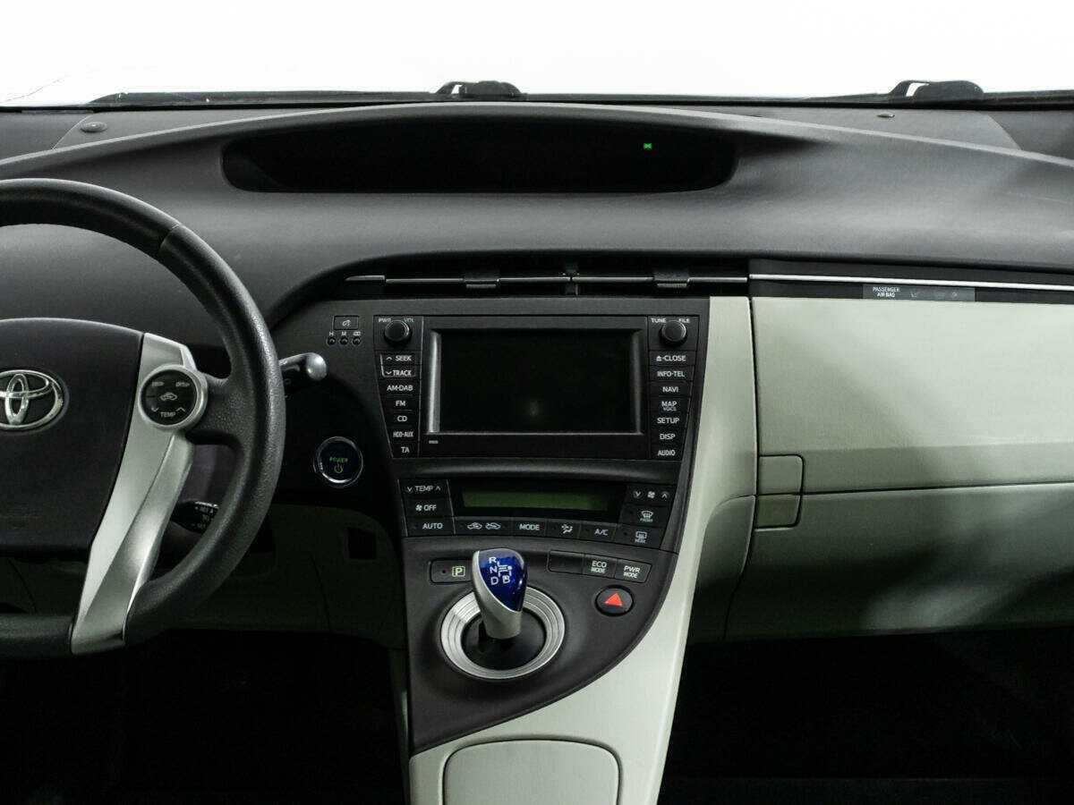 Toyota Prius с пробегом — 2010 год. Фото: #13