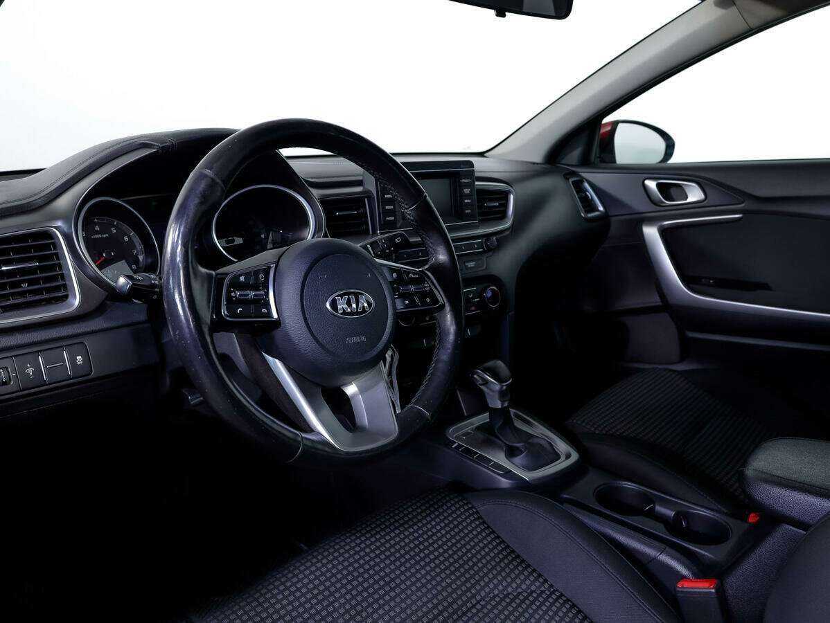 Kia Ceed с пробегом — 2019 год. Фото: #9