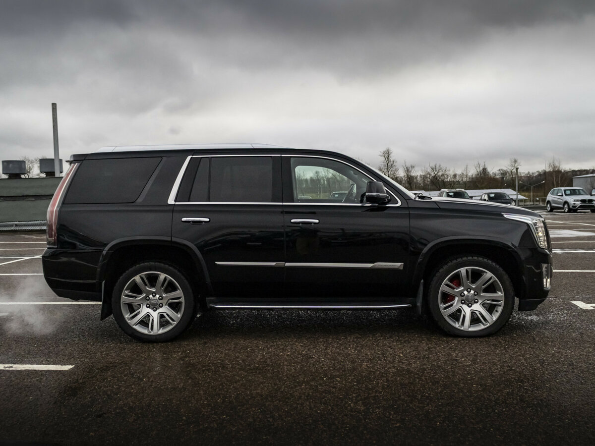 Cadillac Escalade с пробегом — 2017 год. Фото: #3