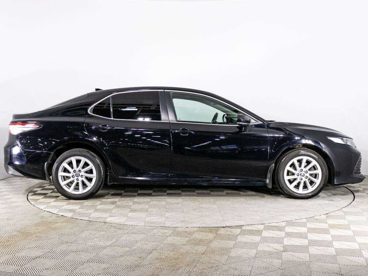 Toyota Camry с пробегом — 2021 год. Фото: #3