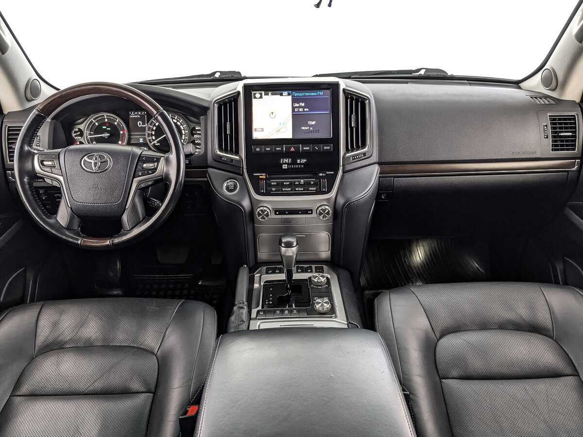 Toyota Land Cruiser с пробегом — 2018 год. Фото: #13