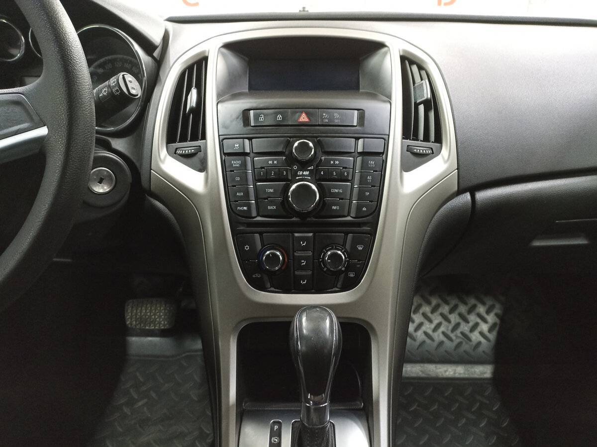 Opel Astra с пробегом — 2011 год. Фото: #14