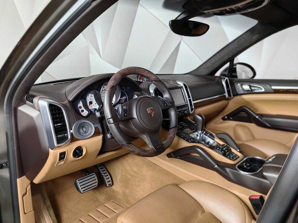 Porsche Cayenne с пробегом — 2012 год. Фото: #13