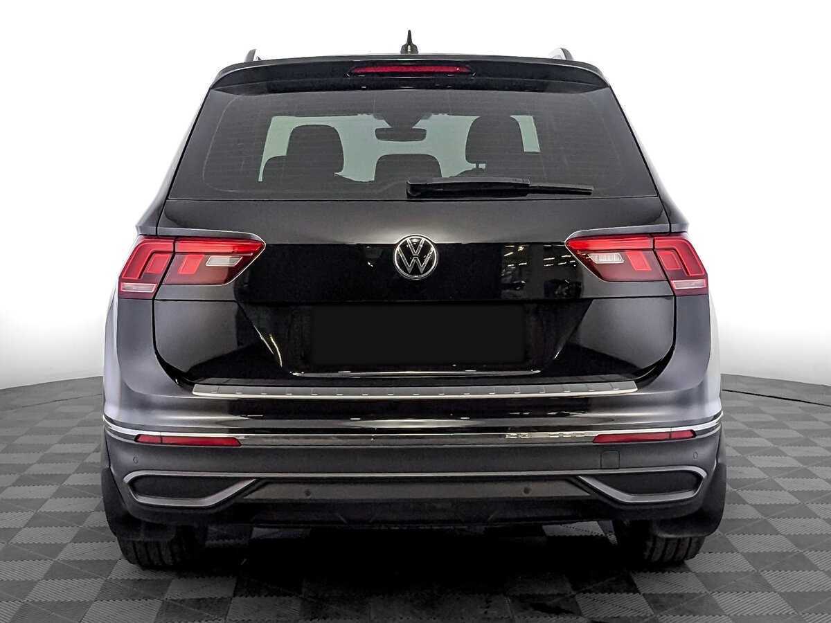 Volkswagen Tiguan с пробегом — 2021 год. Фото: #5